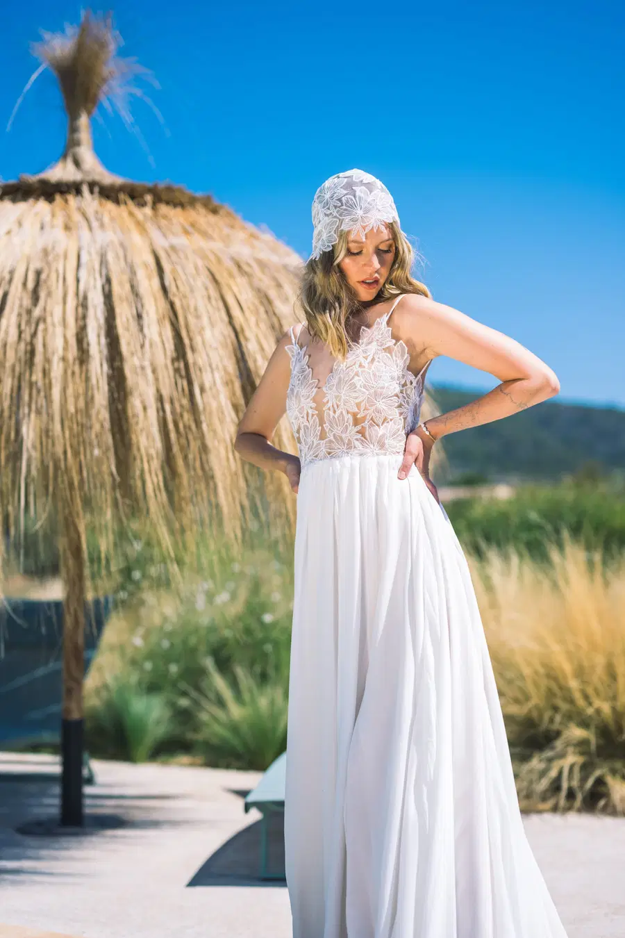 Daljana by Malee: A-Line silhouette, deep V-neck neckline, sleeveless, chiffon