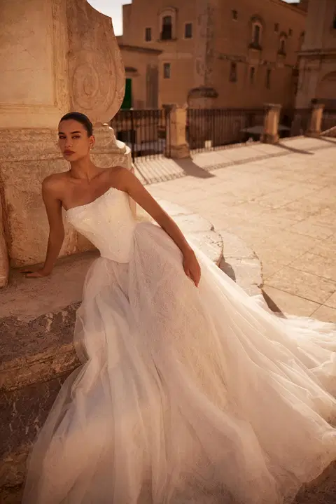 Jacline wedding dress by Anne Mariée, A-line, lace
