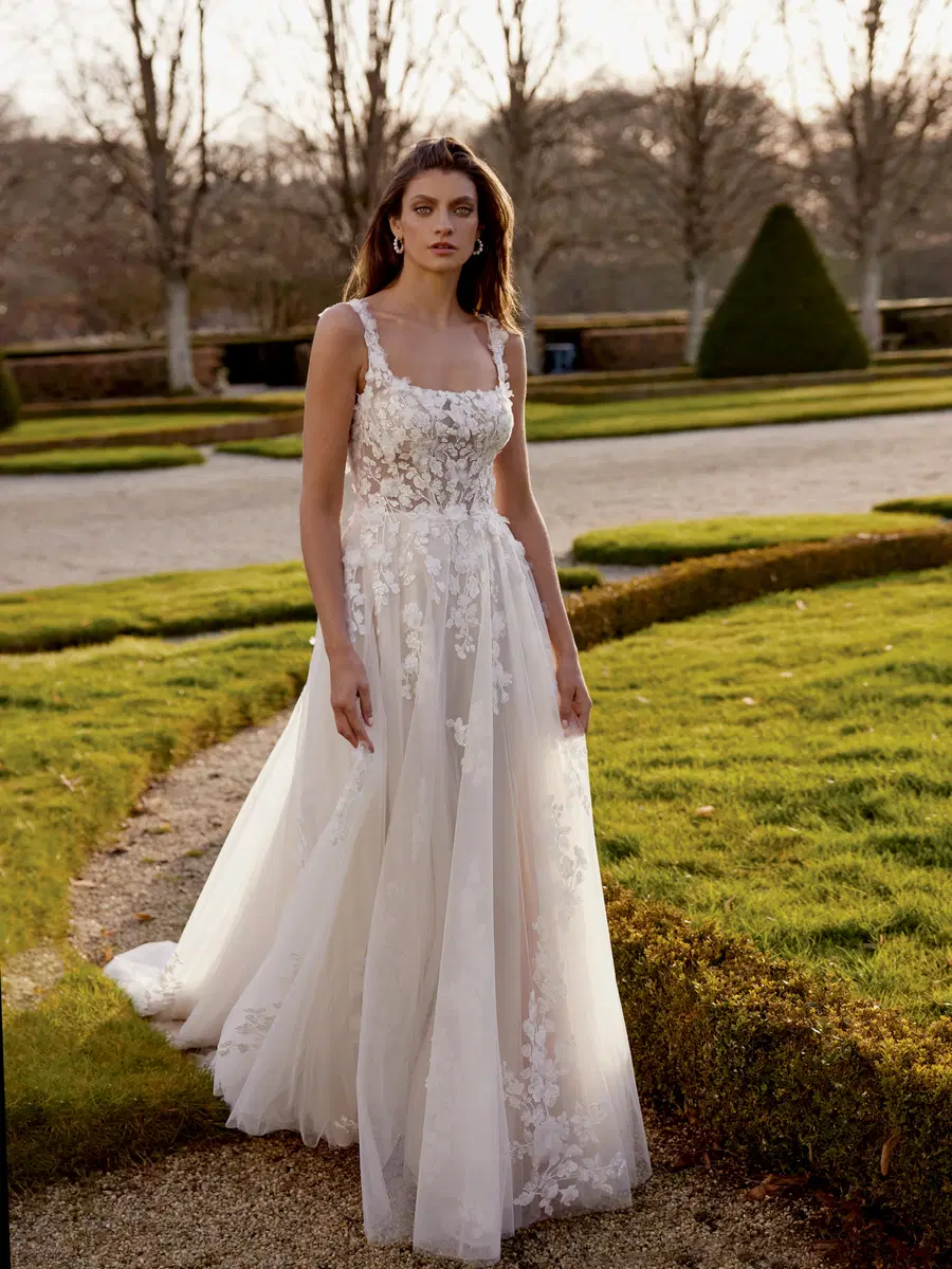 Jupiter by Justin Alexander: A-Line silhouette, square neckline, sleeveless, lace