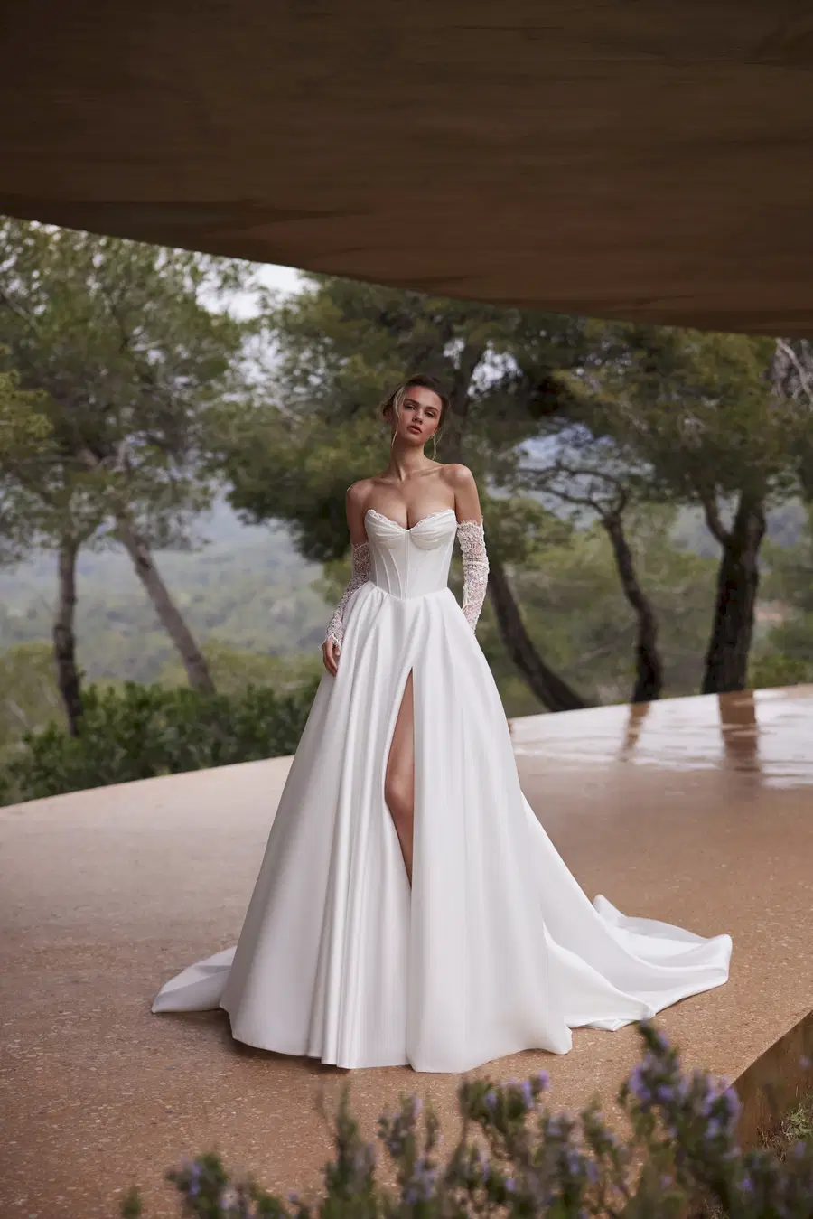 Kloe by Eva Lendel: A-Line silhouette, sweetheart neckline, long sleeves, lace