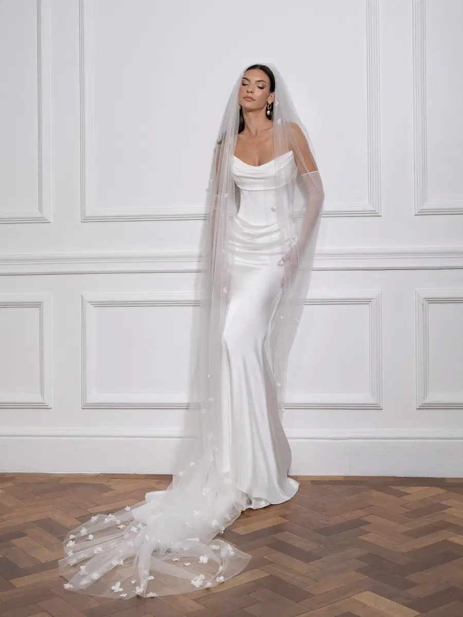 Eden by Avenue by Josephine Scott - view 5 of 15