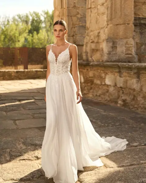 Papiro wedding dress by Adriana Alier, A-line, georgette