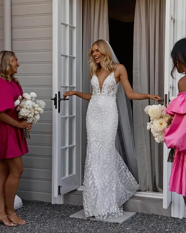 Elliot by MWL Bride: Mermaid silhouette, deep V-neck neckline, sleeveless, lace