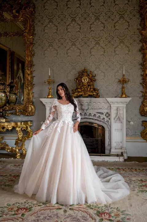 Style RB7026 wedding dress by Rachel Allan, ball gown, lace