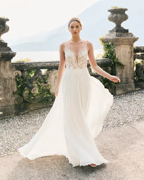 Style E-5292 wedding dress by Elizabeth Passion, A-line, tulle