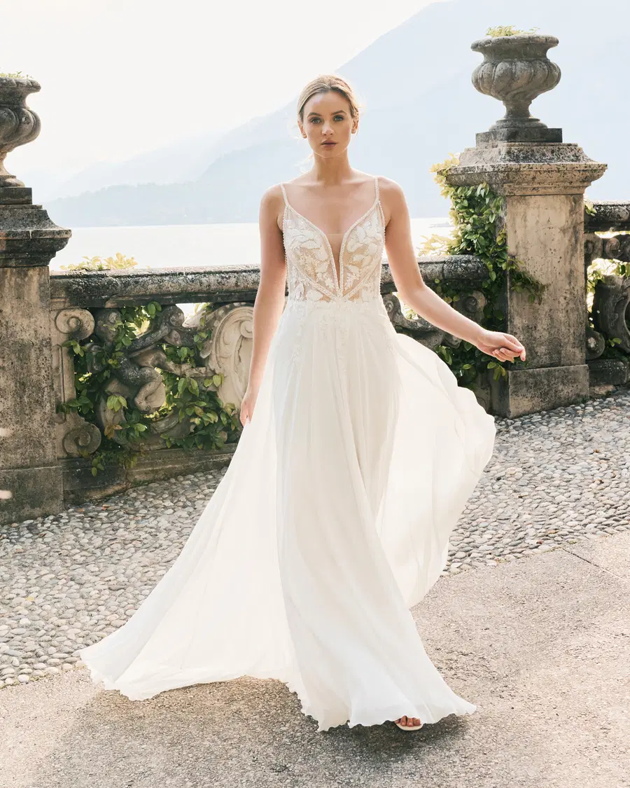 E-5292 by Elizabeth Passion: A-Line silhouette, deep V-neck neckline, sleeveless, tulle