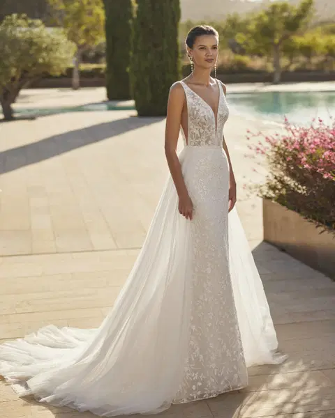 Senin wedding dress by Adriana Alier, mermaid, lace