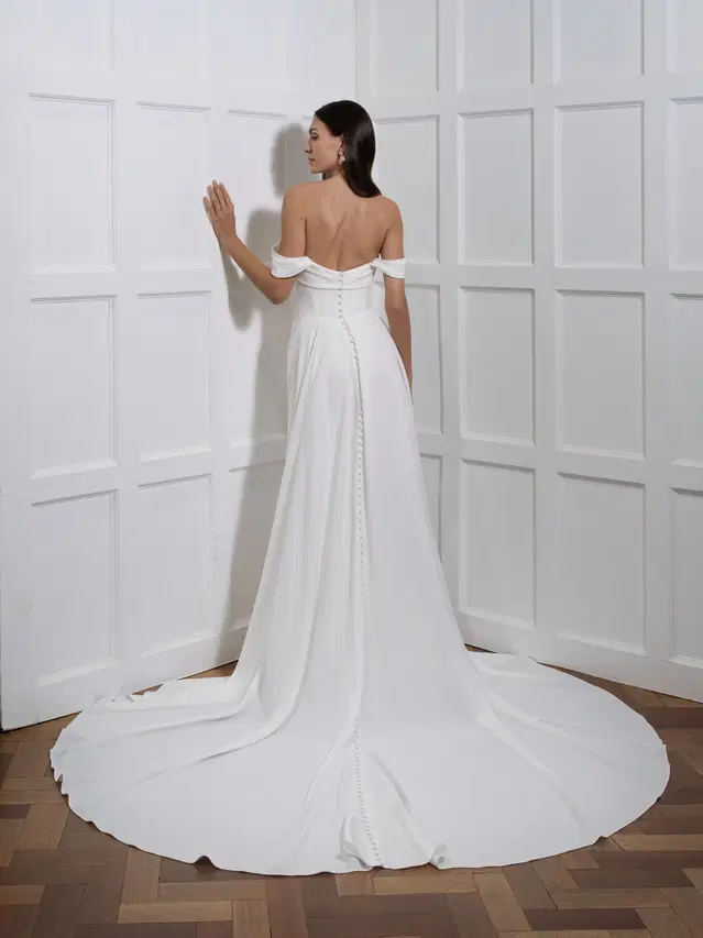 Amaia by Avenue by Josephine Scott - view 2 of 4