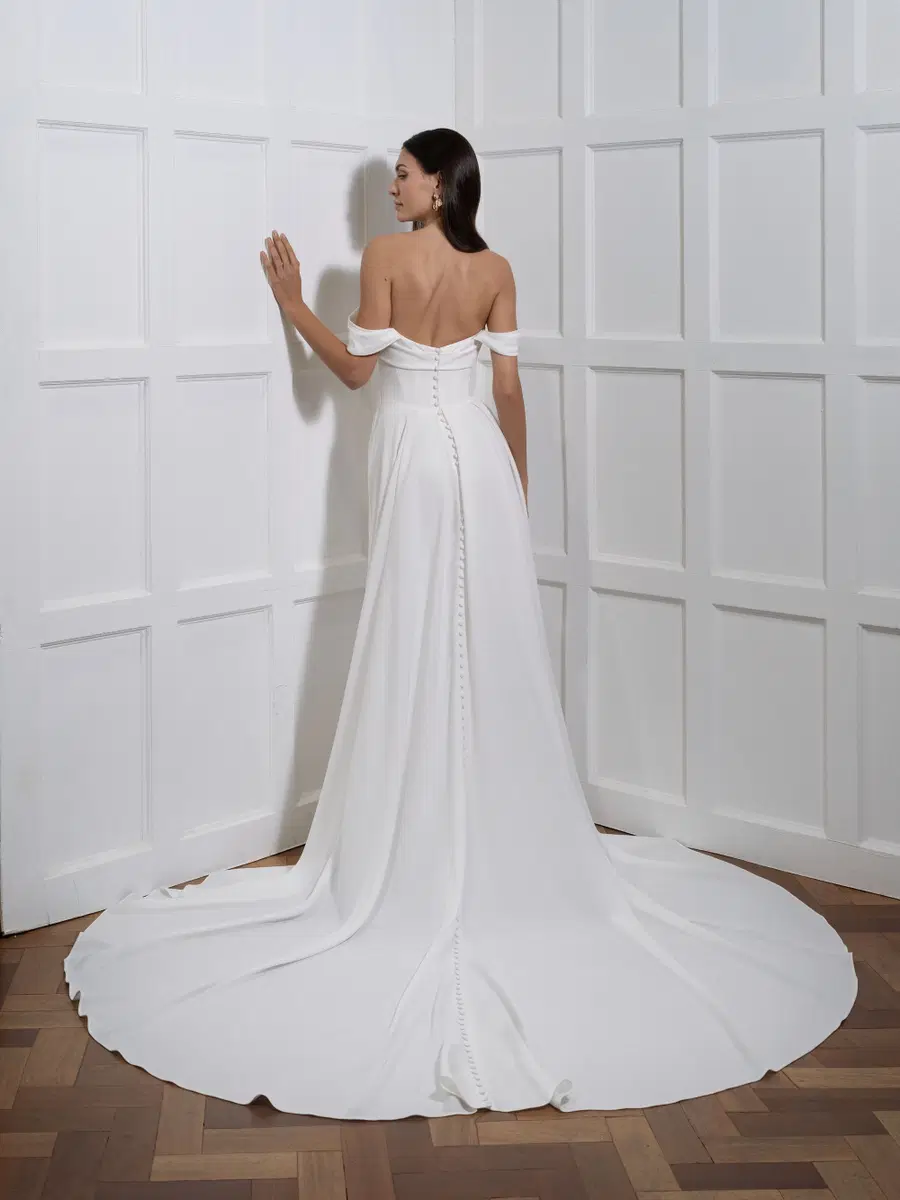 Amaia by Avenue by Josephine Scott - view 2 of 4