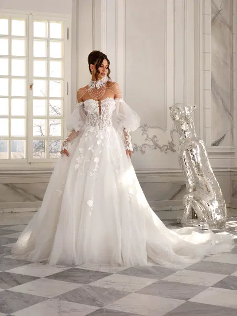 Krystal wedding dress by Vanilla Sposa, A-line, lace