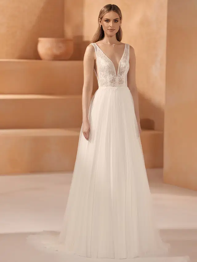 MUZA by Bianco Evento: A-Line silhouette, deep V-neck neckline, sleeveless, lace