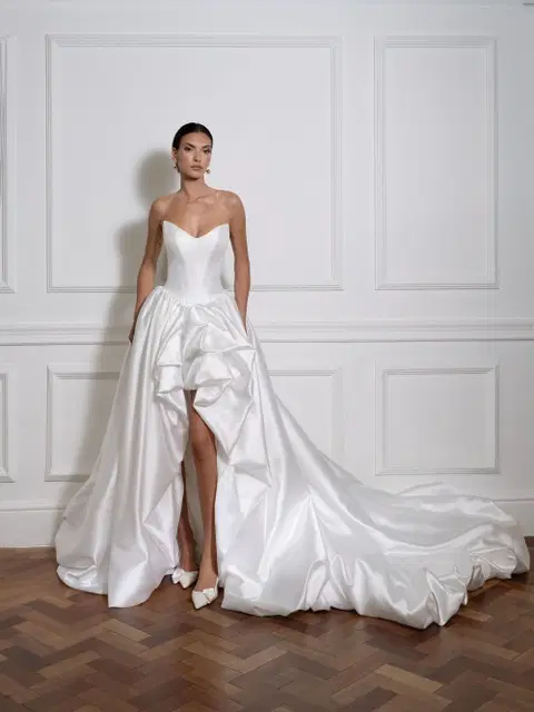 Romy trouwjurk van Avenue by Josephine Scott, baljurk, satijn