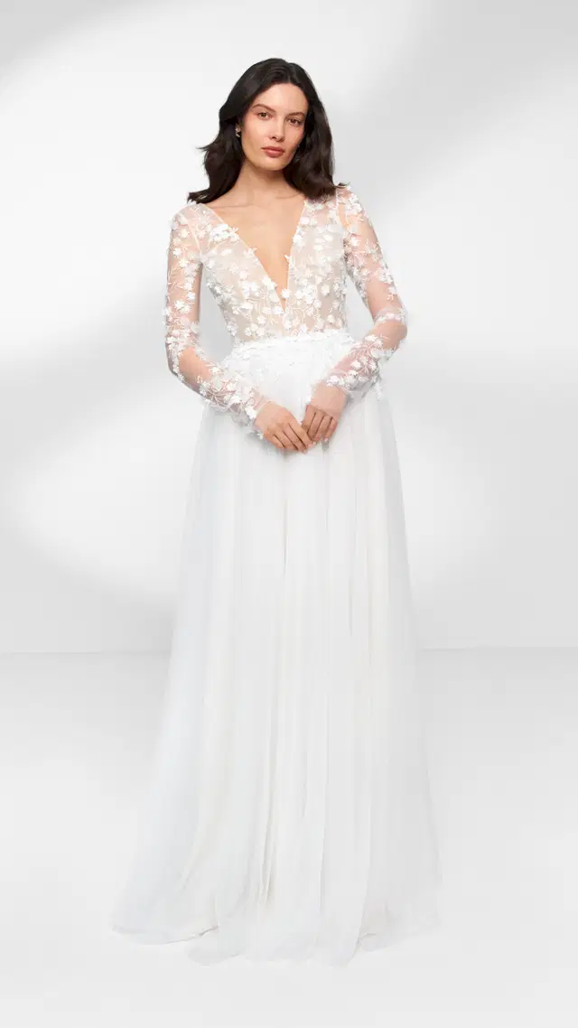 Roza by Anna Kara: A-Line silhouette, deep V-neck neckline, long sleeves, lace
