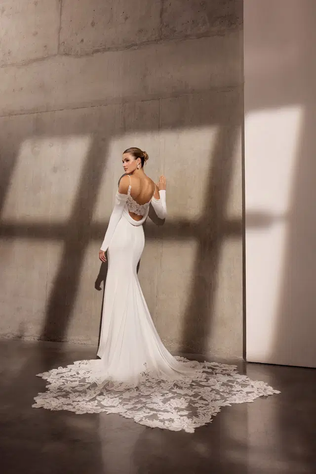 Peyton by Avenue by Josephine Scott - view 2 of 4