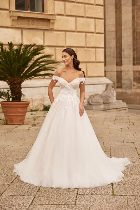 Style 8330 wedding dress by Monica Loretti, ball gown, lace