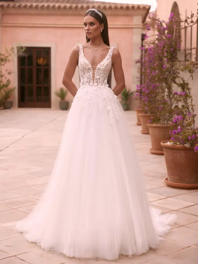 Aspasia by Bianco Evento: A-Line silhouette, deep V-neck neckline, sleeveless, tulle