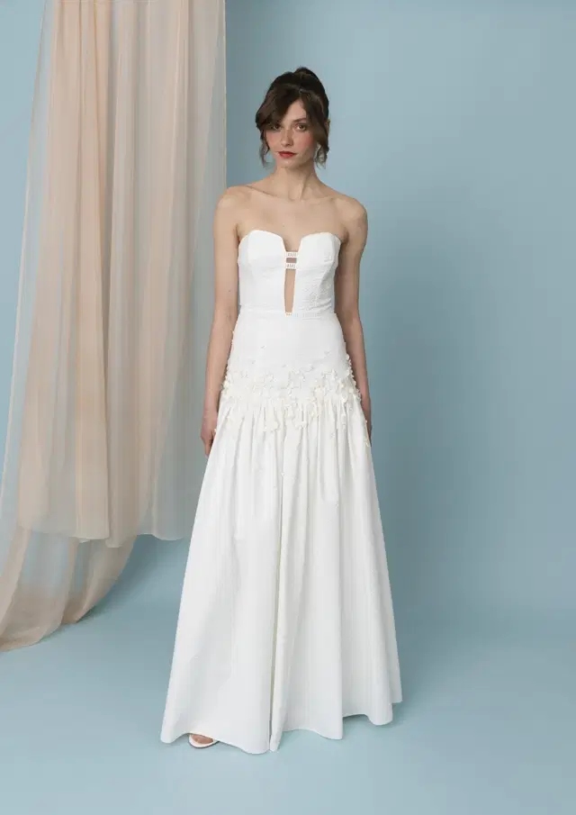 Norafleur by Kisui: A-Line silhouette, sweetheart neckline, sleeveless, tulle