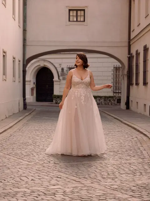 Style LO-480T wedding dress by Agnes, A-line, lace