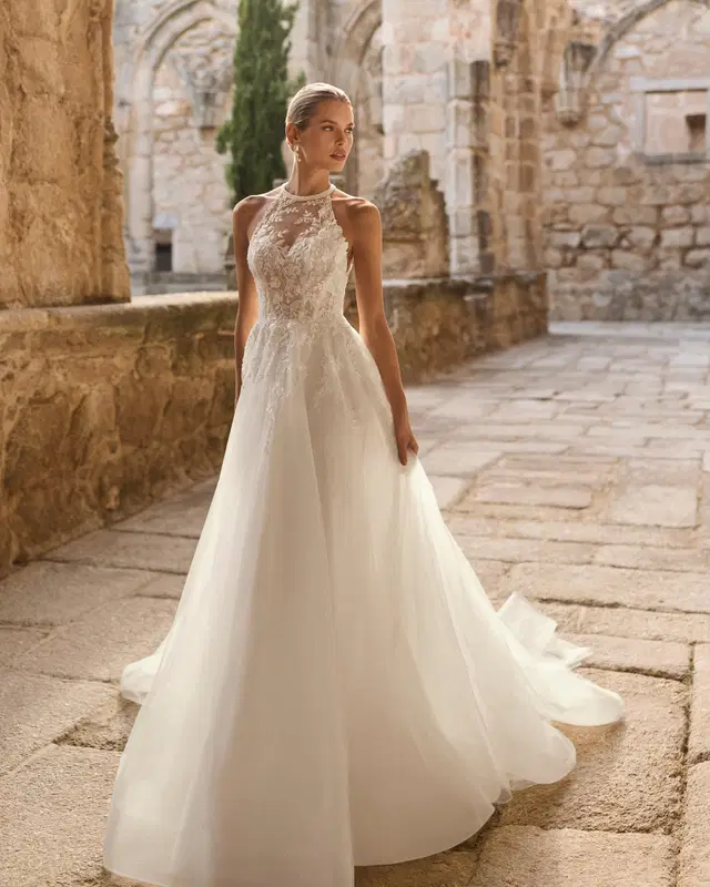 PATRI by Adriana Alier: A-Line silhouette, high / halter neckline, sleeveless, tulle