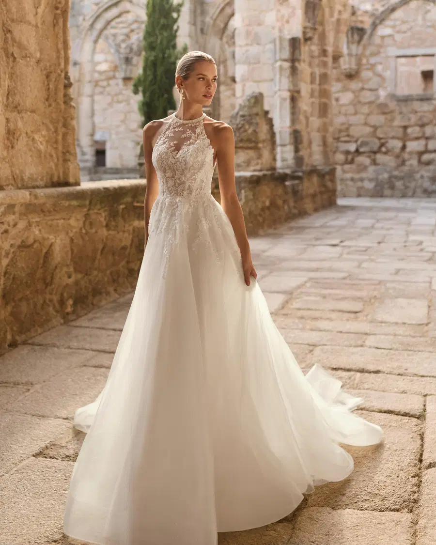 PATRI by Adriana Alier: A-Line silhouette, high / halter neckline, sleeveless, tulle