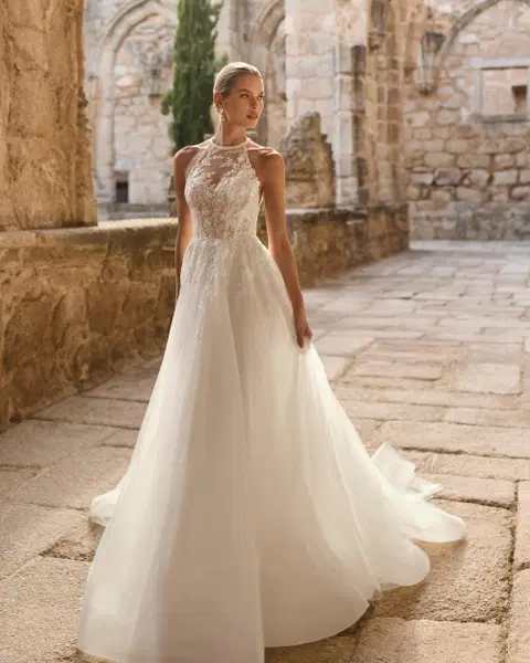 Patri wedding dress by Adriana Alier, A-line, tulle