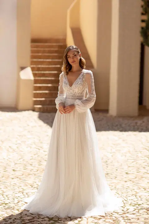 Style 8244 wedding dress by Monica Loretti, A-line, tulle
