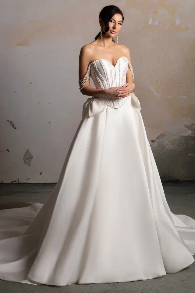 Emerson Bodice Sassa Skirt by Donna Salado Bridal: Ball Gown silhouette, sweetheart neckline, sleeveless, satin