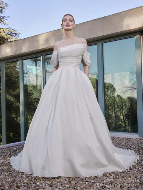 Atina wedding dress by Pronovias, princess, satin