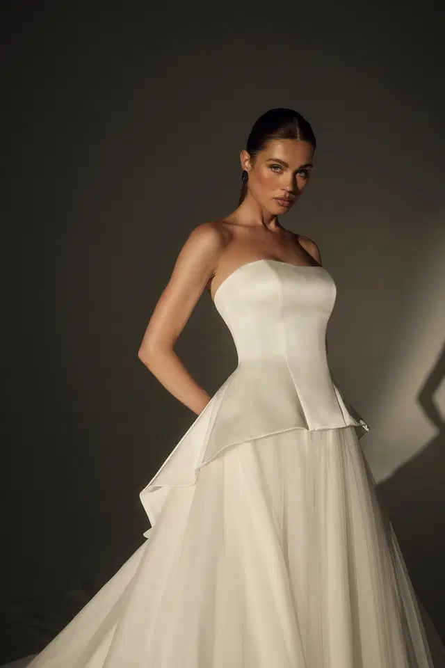LE174 by Casablanca Bridal - view 2 of 4