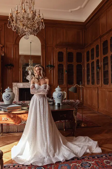 Miora wedding dress by Maks Mariano, A-line, lace