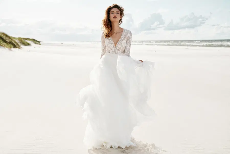 E-4424T by Elizabeth Passion: A-Line silhouette, V-neck neckline, long sleeves, tulle