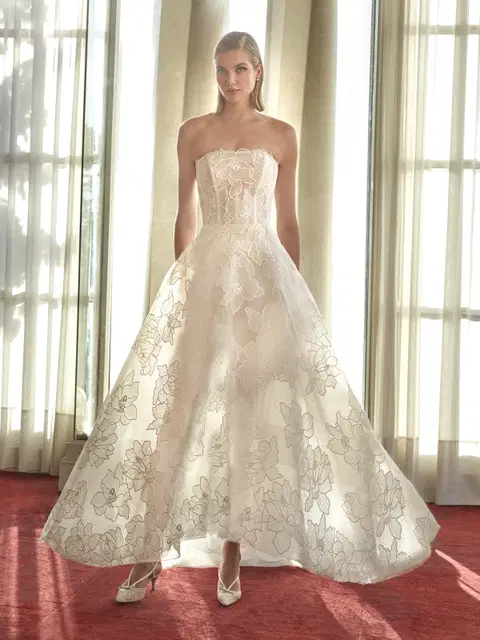 Yonne wedding dress by Pronovias Privée, A-line, tulle