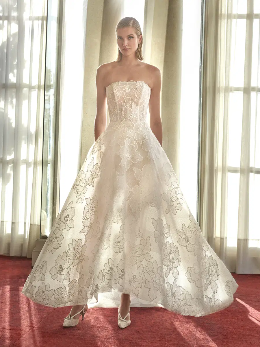 YONNE by Pronovias Privée: A-Line silhouette, straight neckline, sleeveless, tulle