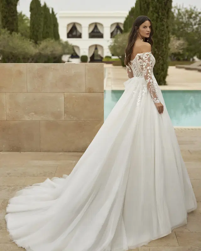 Silvana by Adriana Alier - view 3 of 3