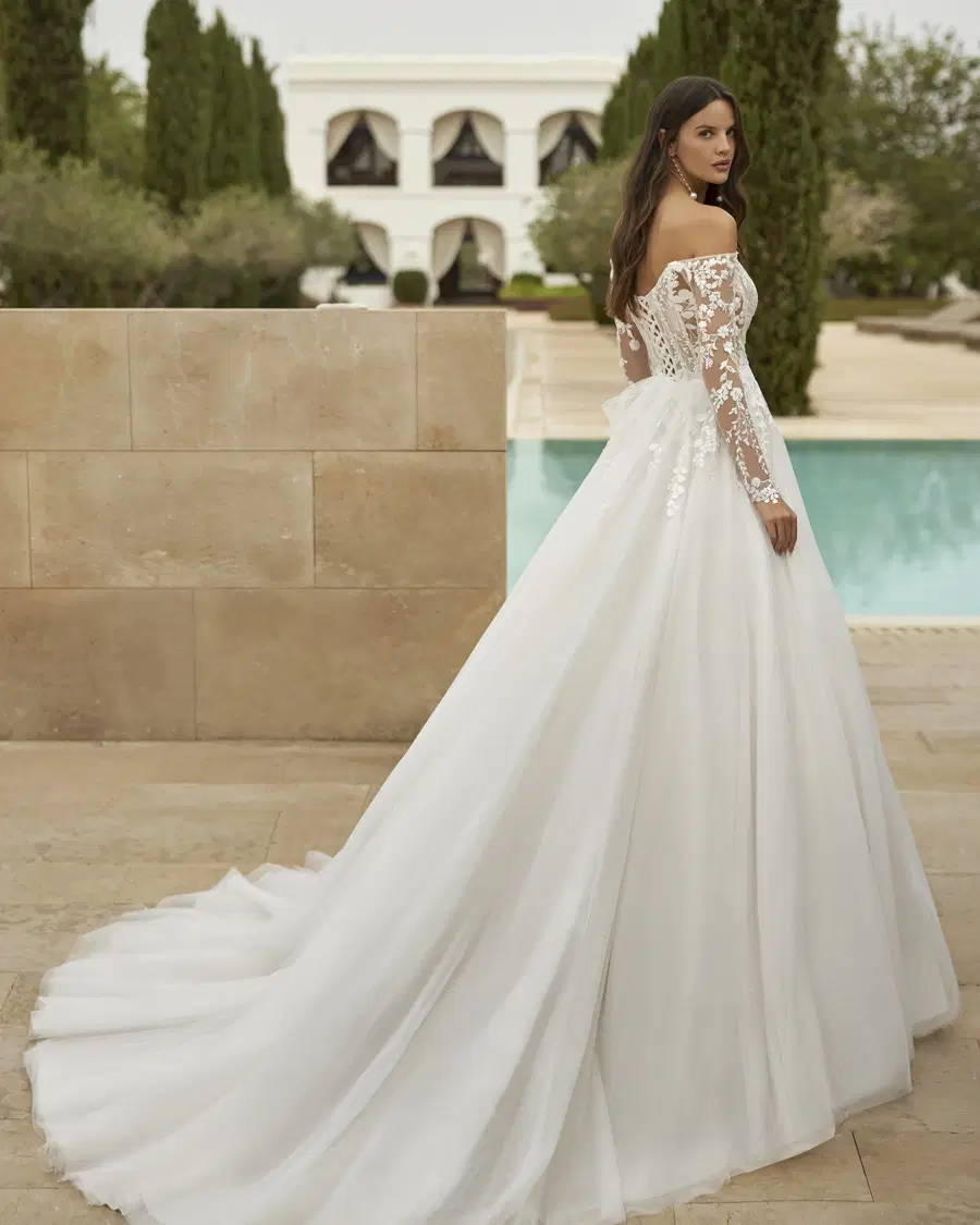 Silvana by Adriana Alier - view 3 of 3
