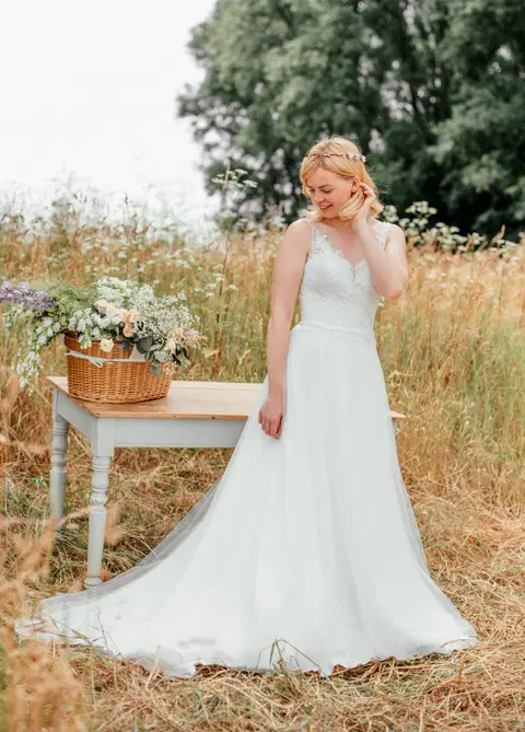 Mathilda wedding dress by Sanna Lindström, lace, sweetheart