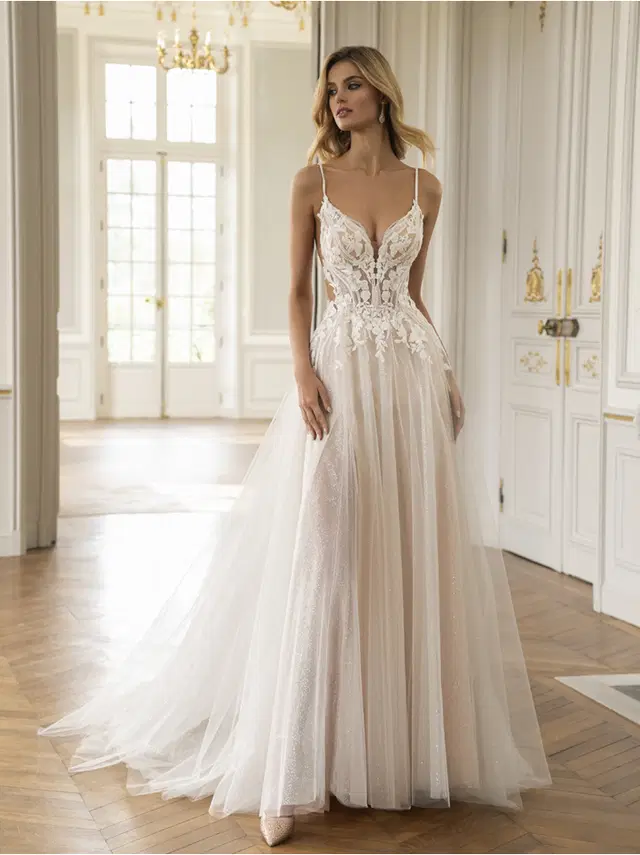 ELORA by ÉLYSÉE: A-Line silhouette, V-neck neckline, sleeveless, tulle