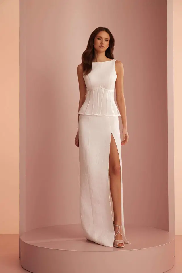 L423 by Ariamo Light: Straight silhouette, boat neck neckline, sleeveless, satin