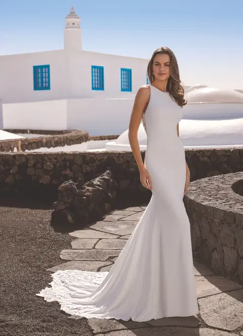 Eira wedding dress by Enzoani, straight, lace