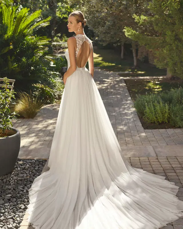 MALU by Alma Novia - view 2 of 3