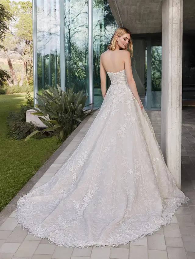 LEILY by Pronovias - view 2 of 3