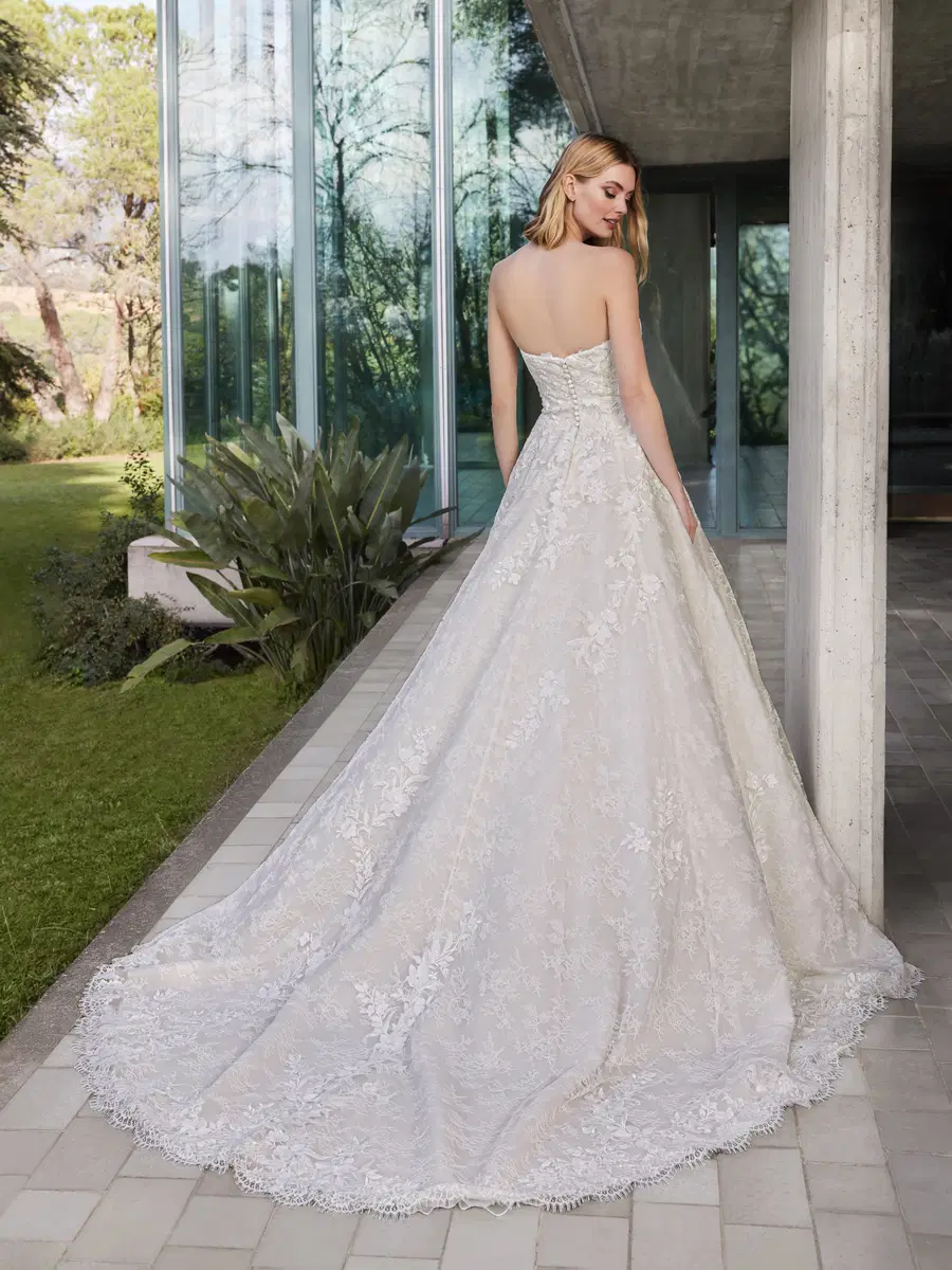 LEILY by Pronovias - view 2 of 3