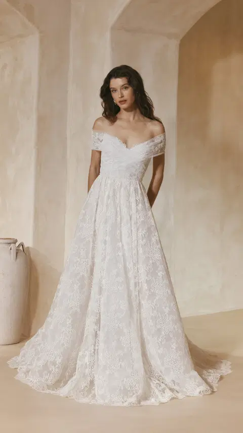 Carmen wedding dress by Anna Kara, ball gown, lace