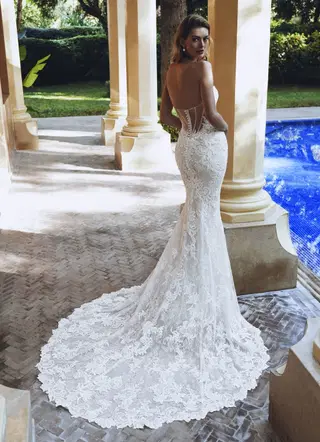 URVASHI by Enzoani - view 5 of 7