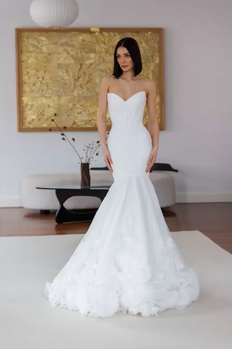 Beloved wedding dress by Jarice, trumpet, crepe