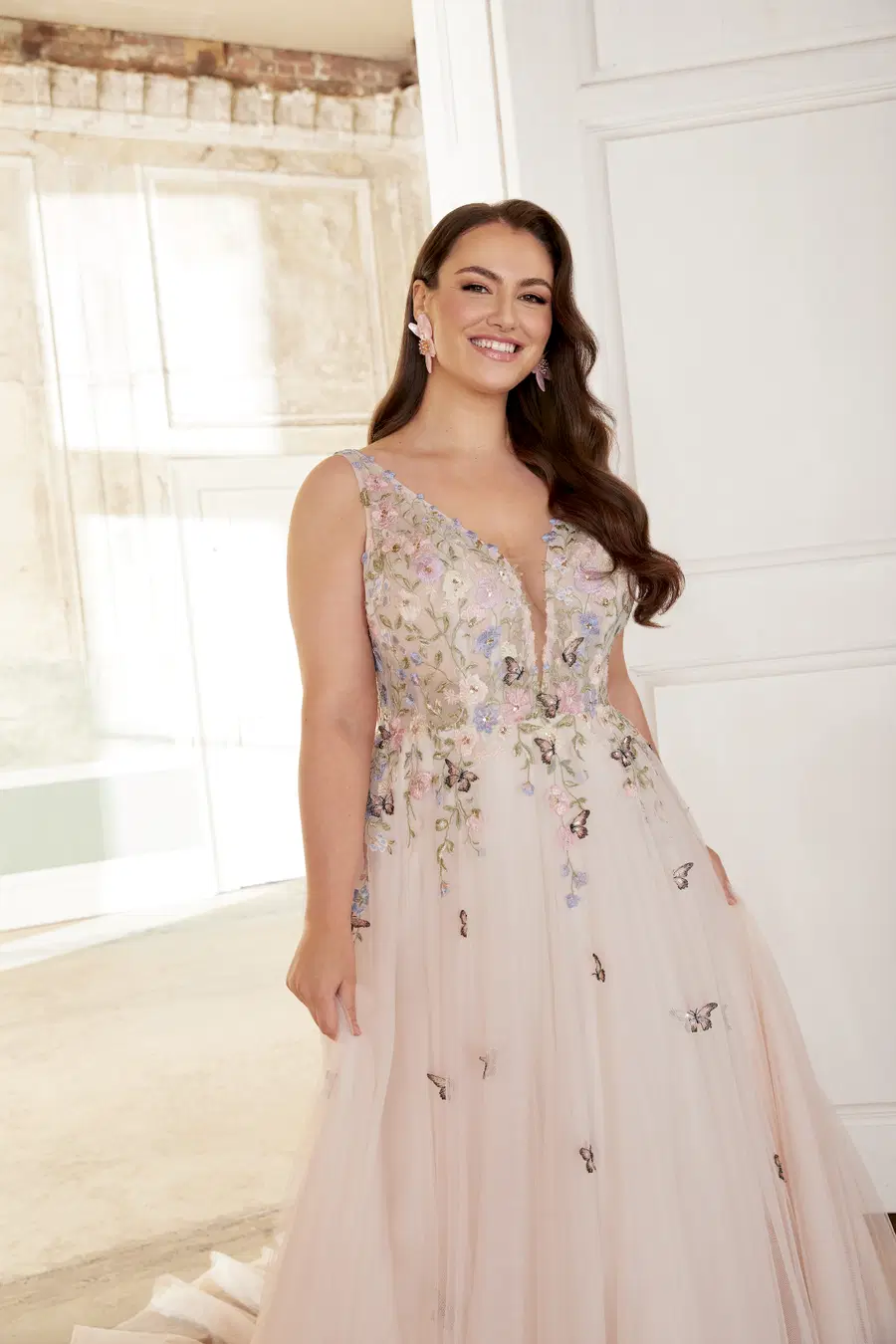 44530 by Sincerity Bridal - view 2 of 10