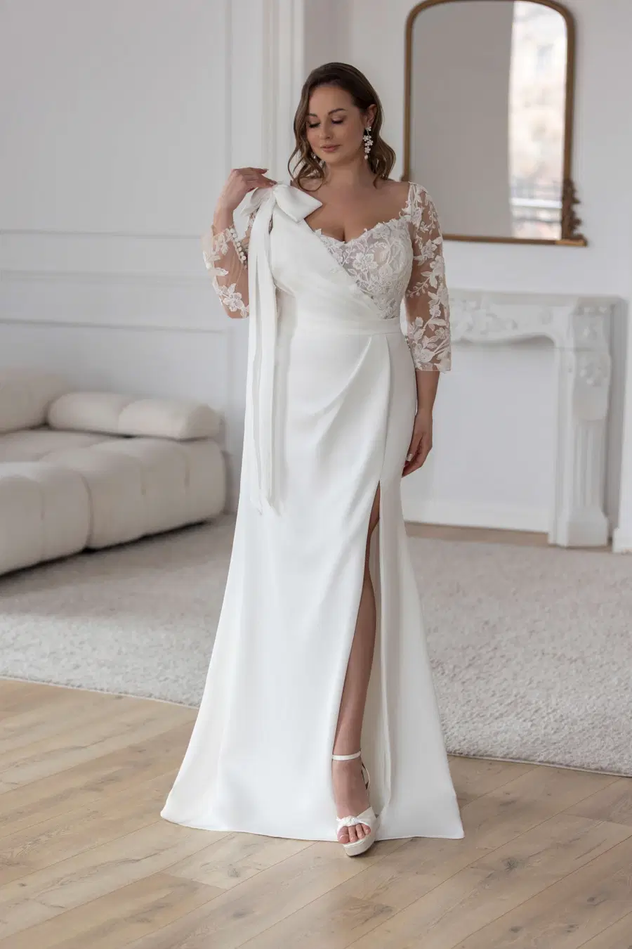 Galaxy by Jarice: Mermaid silhouette, V-neck neckline, long sleeves, satin