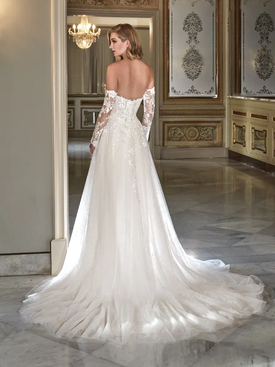 BLOSSIA by Pronovias Privée - view 2 of 3