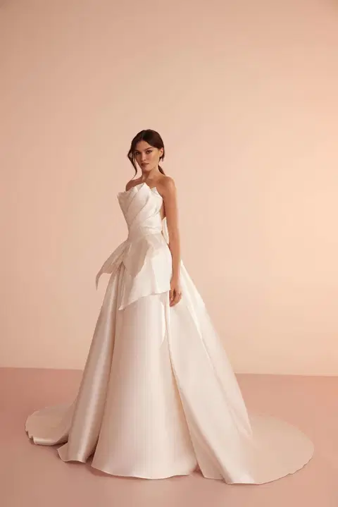 Style L410 wedding dress by Ariamo Light, ball gown, tulle