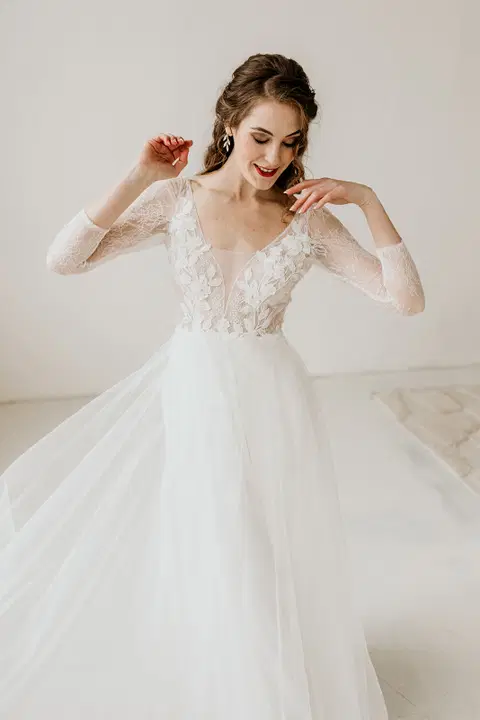 Ruth wedding dress by Esther Hofmann, A-line, lace
